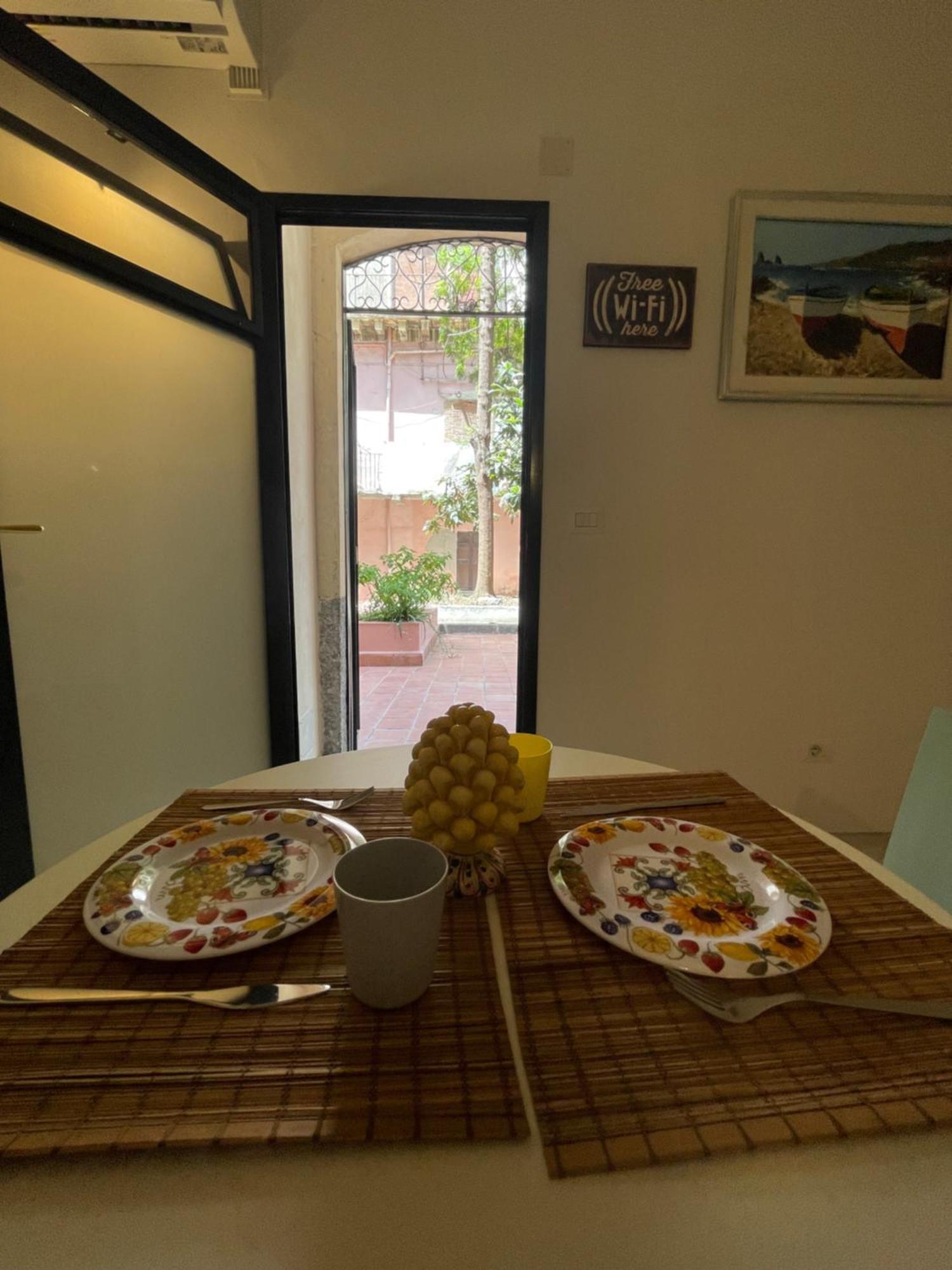 Corte Capuana Apartment คาตาเนีย ภายนอก รูปภาพ