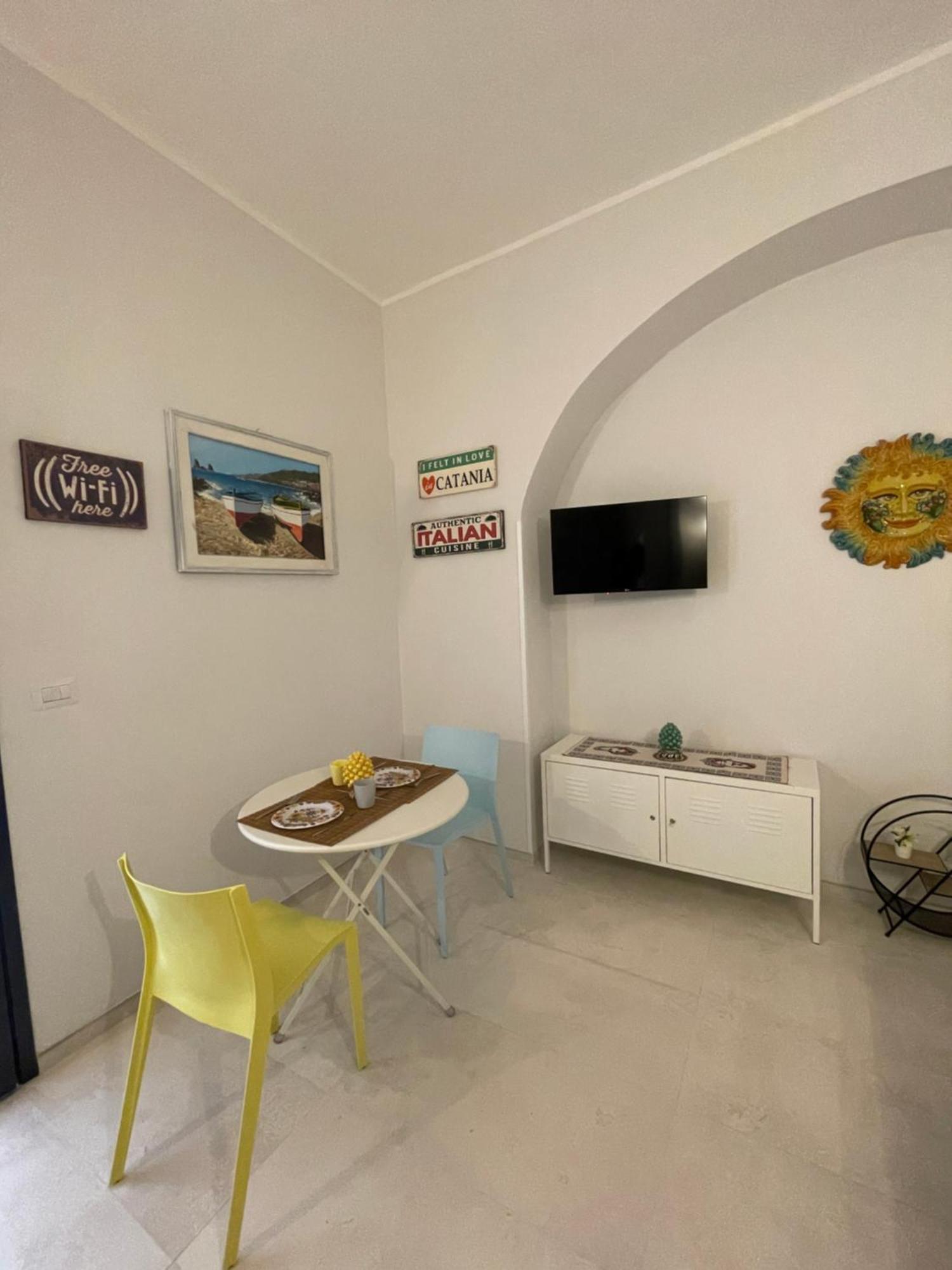 Corte Capuana Apartment คาตาเนีย ภายนอก รูปภาพ